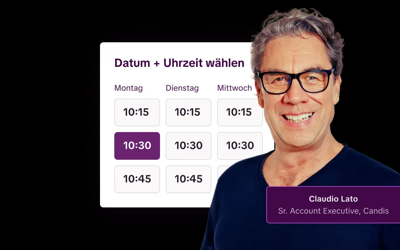 Claudio mit Headset vor violettem Hintergrund